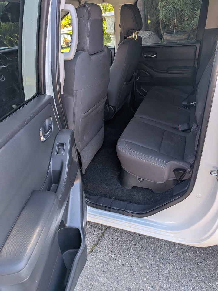 2023 Nissan Frontier Crew Cab · LE Pickup 4D 5 ft in Fresno, CA (photo 10) — photo 10