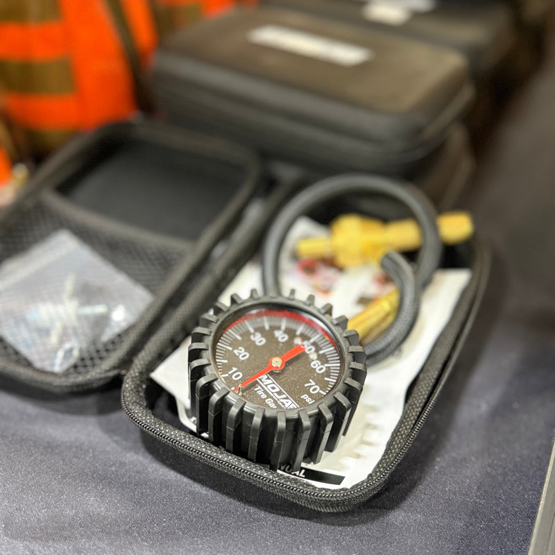 Tire Deflator / Pressure Gauge — photo 3