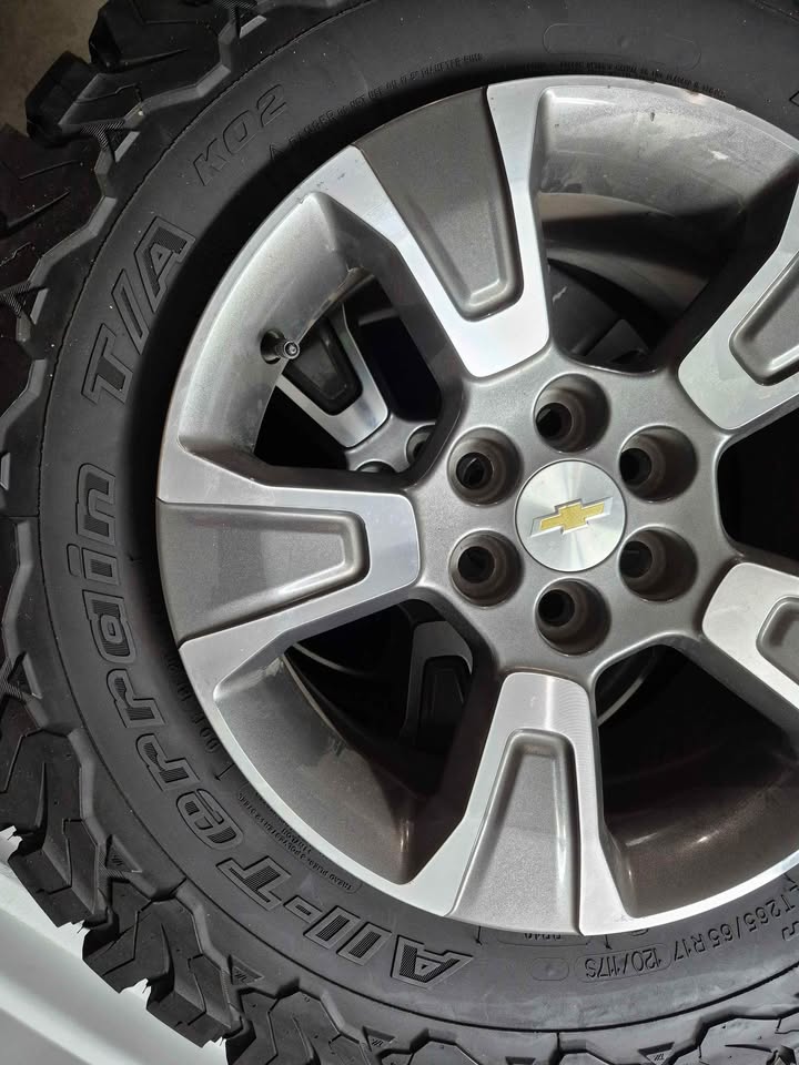 Set of 4 LT265/65R17 BFGoodrich T/A KO2 All-Terrain & Wheels in Tucson, AZ (photo 2) — photo 2