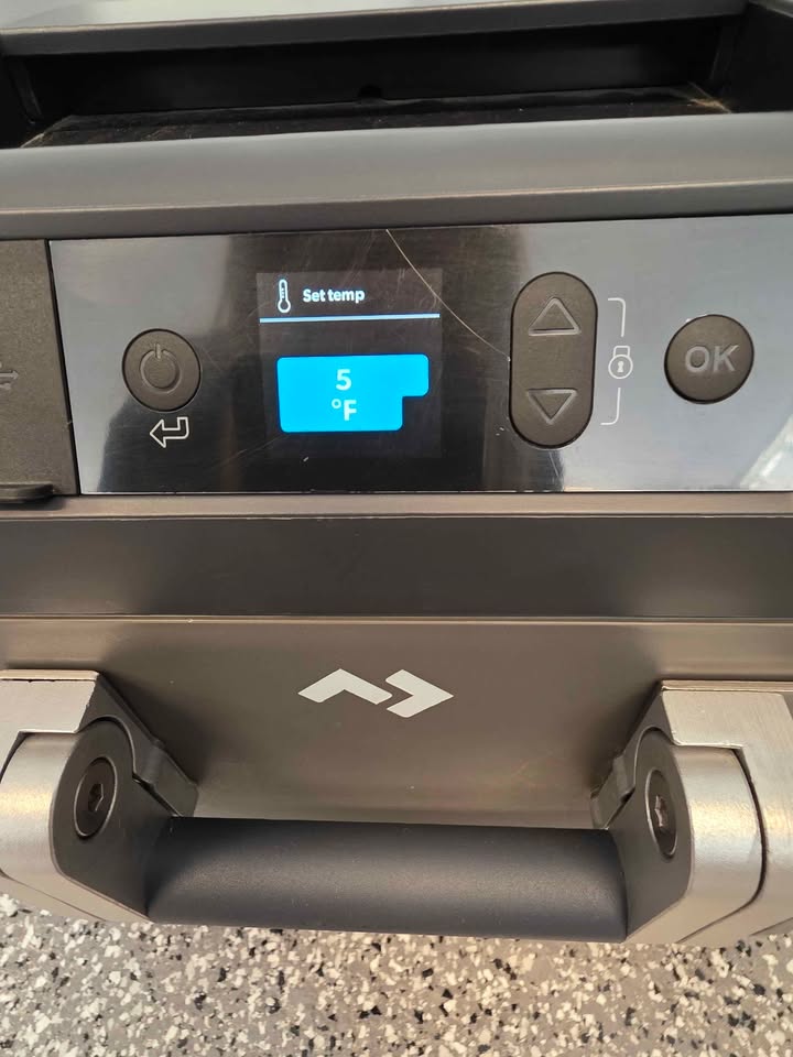 Dometic FX5 35 portable fridge/freezer outdoor use / RV/ Motorhome in Brush Prairie, WA (photo 6) — photo 6