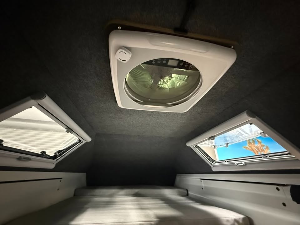 2020 Jeep Jeep Gladiator with 2025 Aterra Topper in San Diego, CA (photo 9) — photo 9