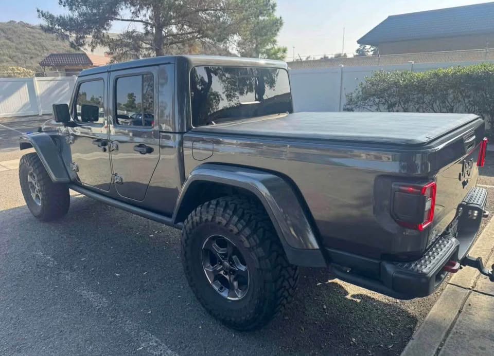 2023 Jeep Gladiator · Rubicon Pickup 4D 5 ft — photo 4