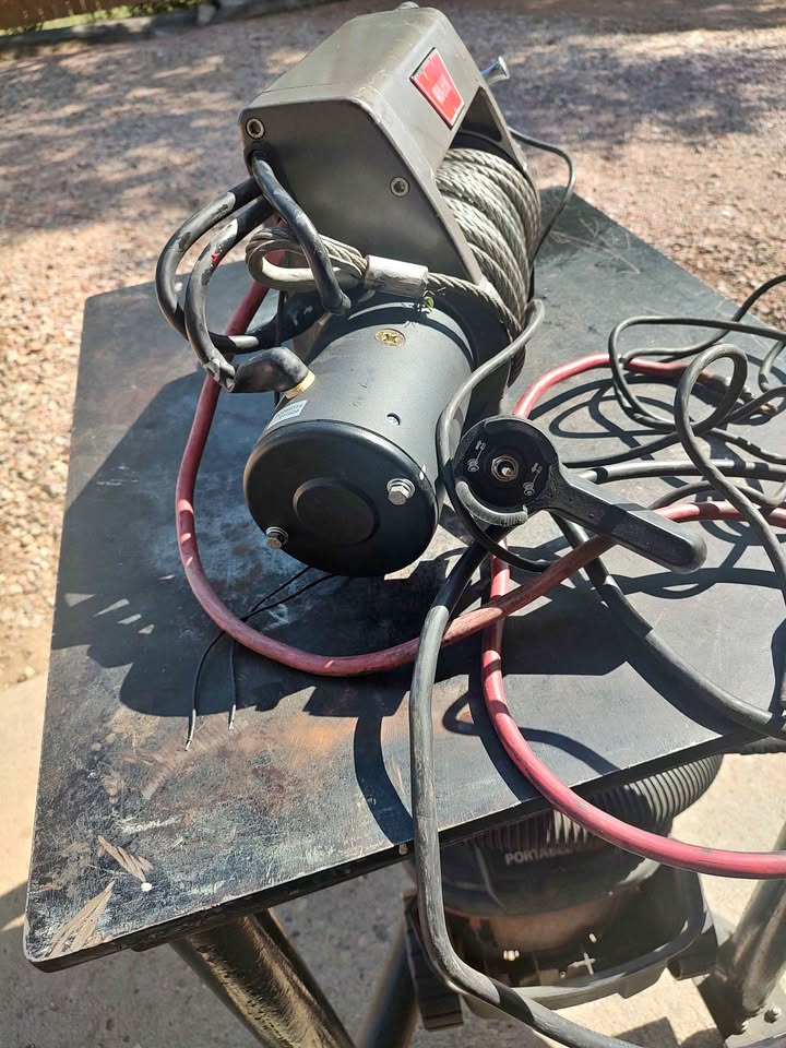 Warn winch 13,500 lb ratef in Colorado Springs, CO (photo 1) — photo 1