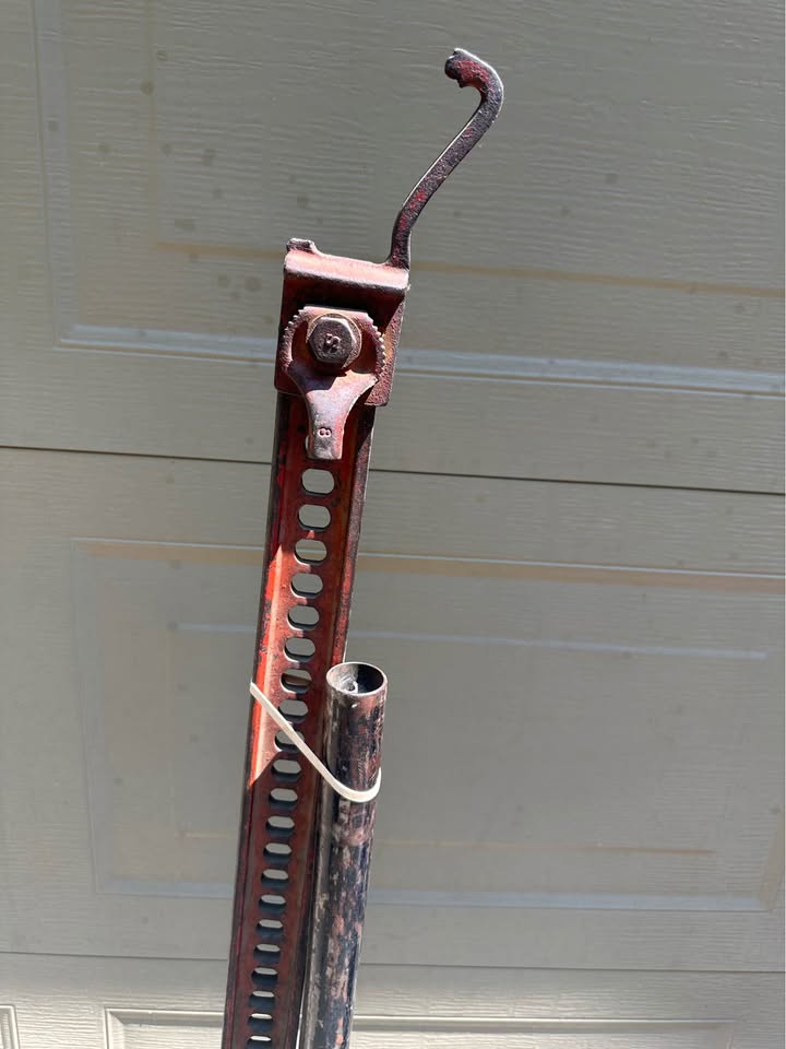Hi-Lift Jack with steel stand in Hood River, OR (photo 2) — photo 2