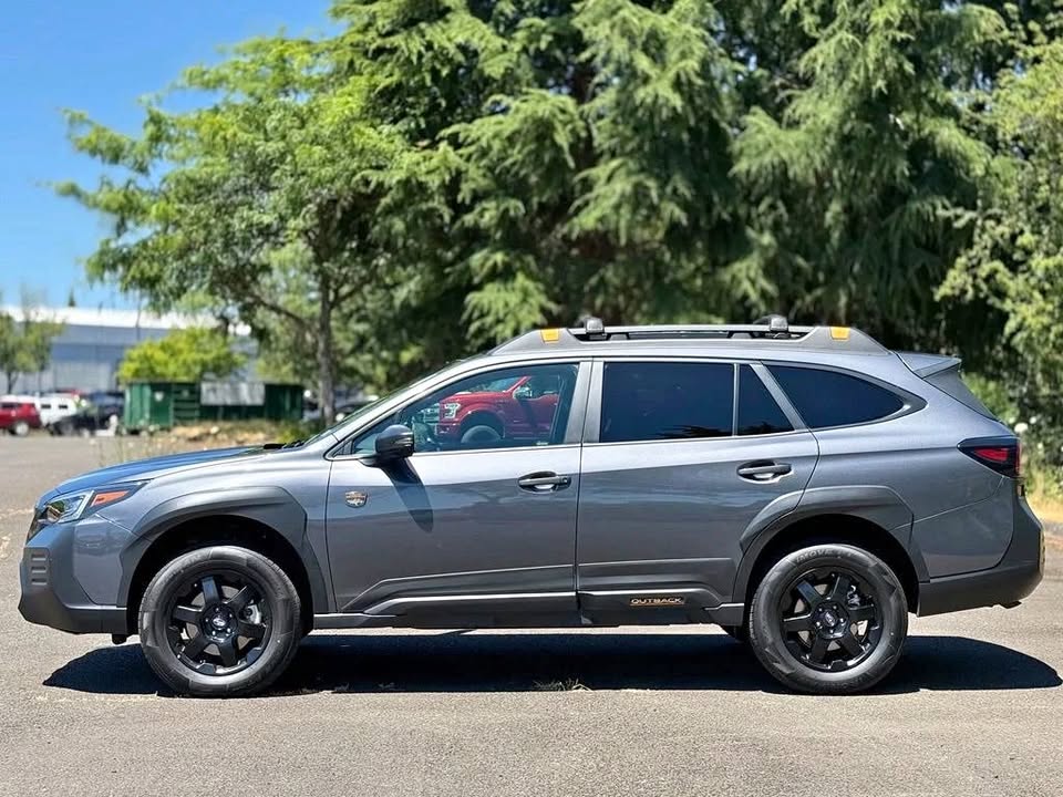 2022 Subaru outback wilderness in Beaverton, OR (photo 1)