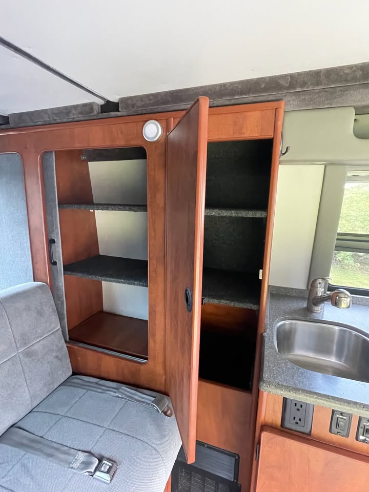 2011 Mercedes-Benz sprinter sportsmobile camper van in McMinnville, OR (photo 8) — photo 8