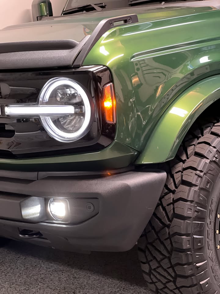 2022 Ford bronco outerbanks 2 door in Emeryville, CA (photo 9)