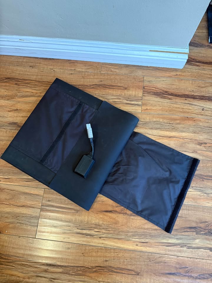 Redarc 160W MONOCRYSTALLINE FOLDING SOLAR BLANKET ANDERSON PLUG SMFB1160 GREAT SHAPE in Long Beach, CA (photo 5) — photo 5