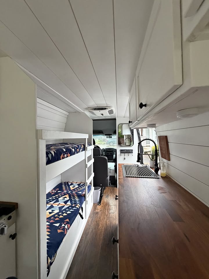 2013 Mercedes-Benz Sprinter in Beaverton, OR (photo 1) — photo 1