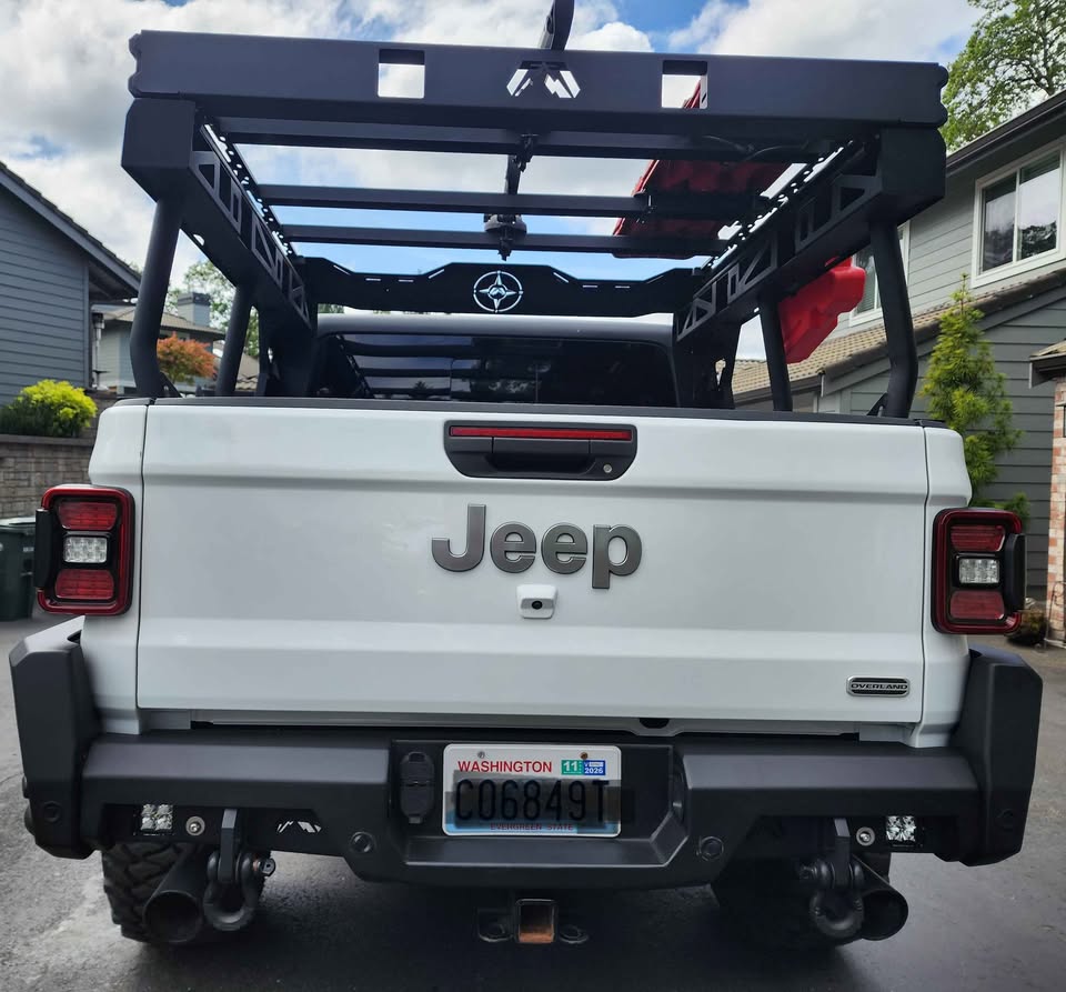 2020 Jeep Gladiator · Overland Pickup 4D 5 ft in Lakewood, WA (photo 6) — photo 6