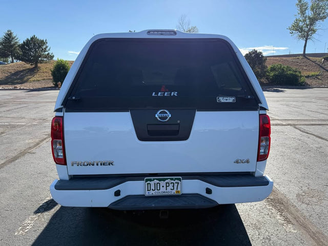 2012 Nissan Frontier Crew Cab · SV (2017.5) Pickup 4D 5 ft — photo 2