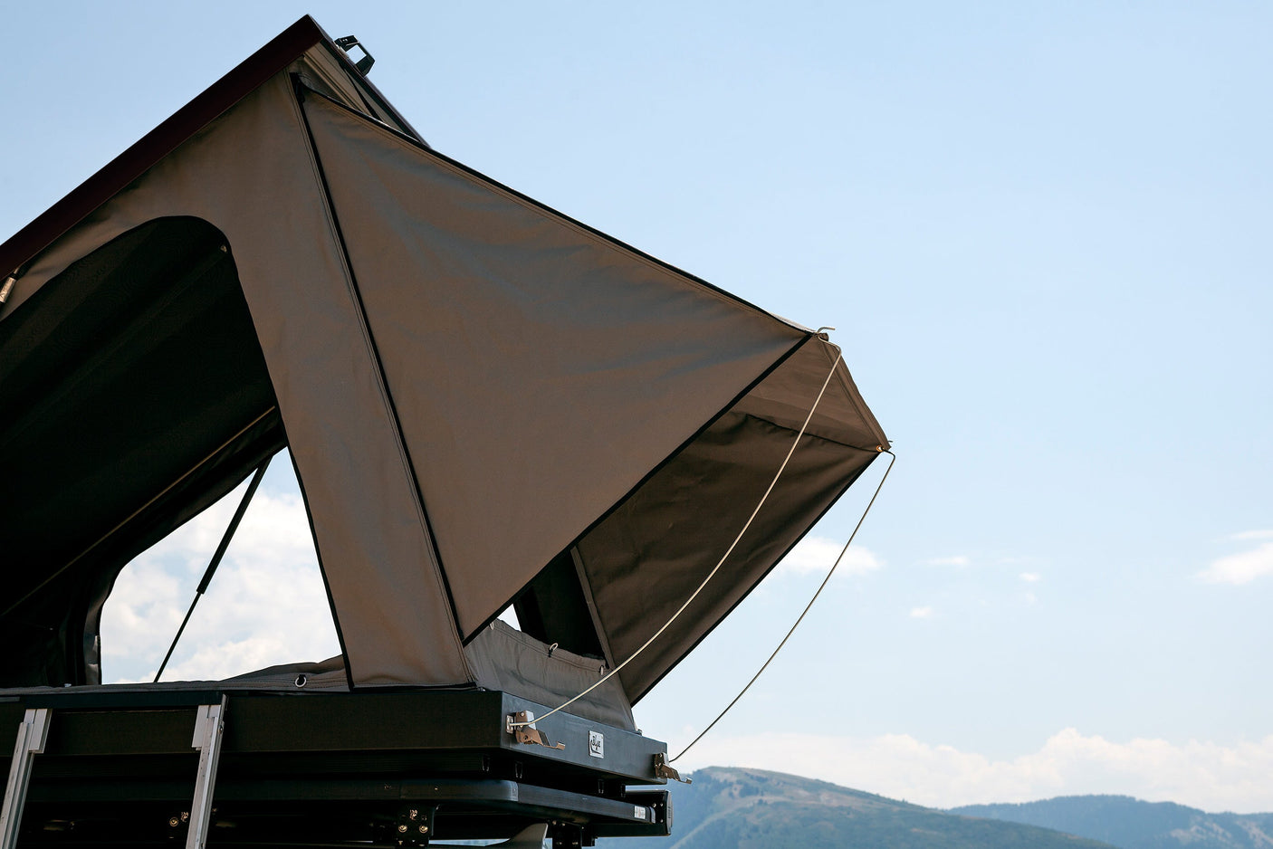 Blade Hard Shell Roof Top Tent — Equipt Expedition Outfitters (photo 3)