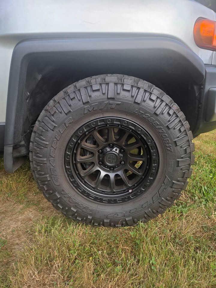 2008 Toyota FJ Cruiser in Everett, WA (photo 4)