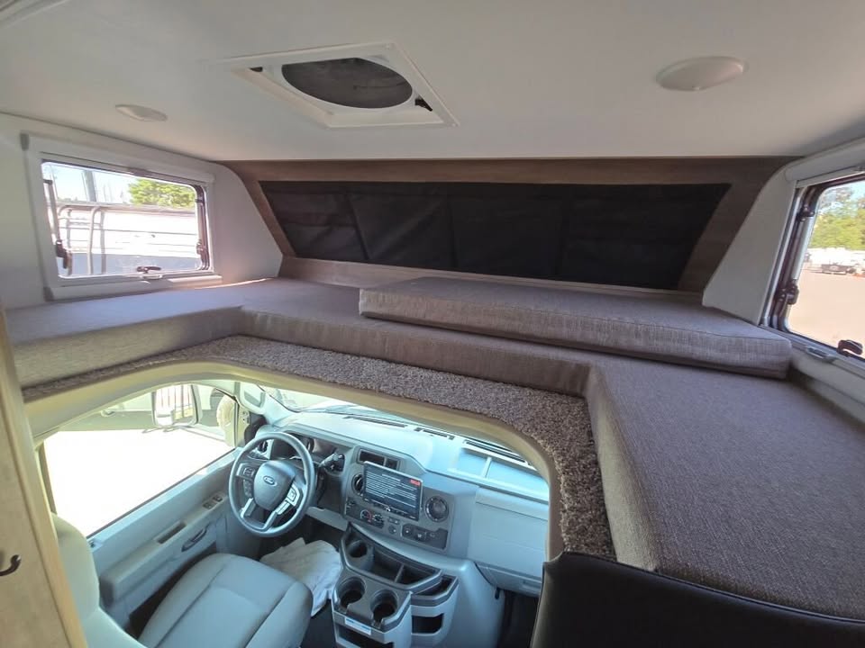 2026 Adventurer Manufacturing Inc. Overlander Ridge XT Class C 4x4 in Kent, WA (photo 5) — photo 5