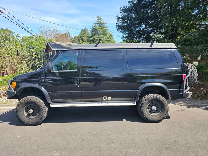 2006 Ford E350 Super Duty Passenger · XLT Van 3D in Napa, CA (photo 2) — photo 2