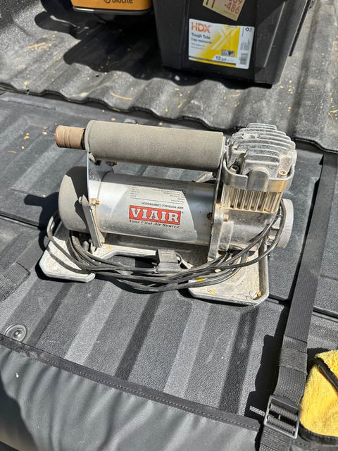 VIAIR 400P Portable Compressor and Quad Tire Inflation System