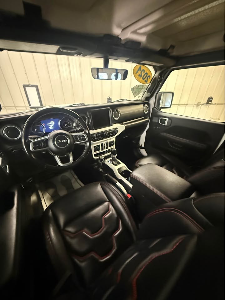 2021 Jeep Gladiator · Overland Pickup 4D 5 ft — photo 12