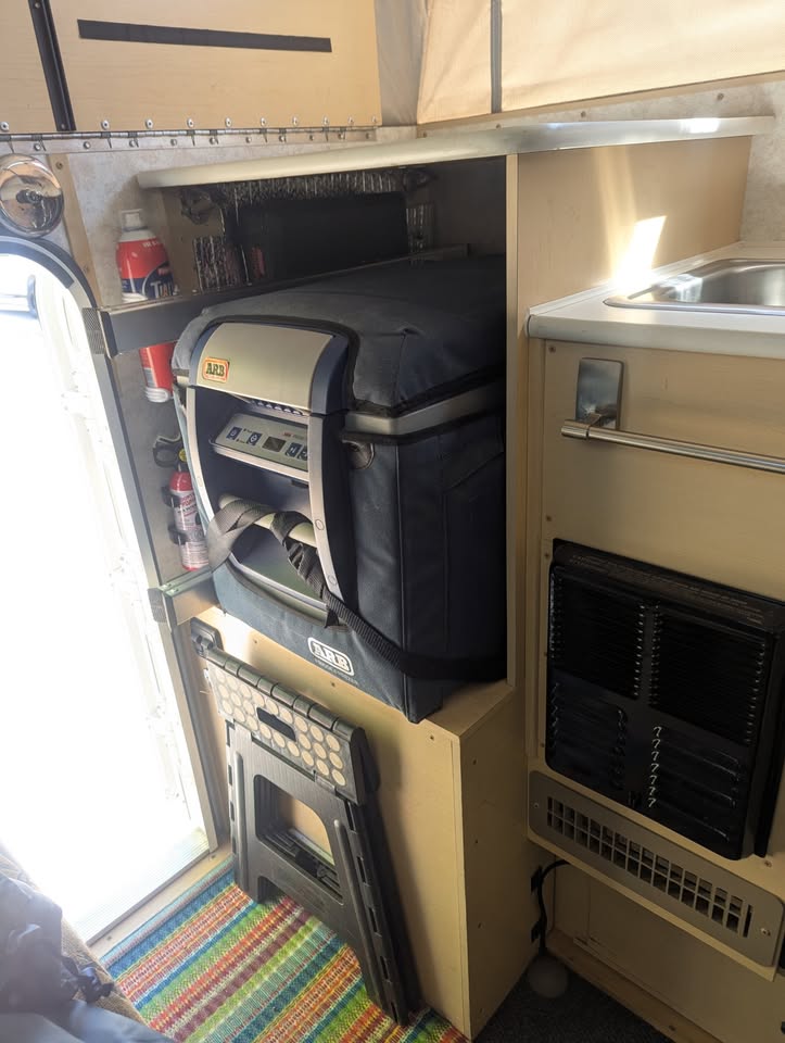 2011 Four Wheel Campers - Fleet + toyota tacoma in Denver, CO (photo 8) — photo 8
