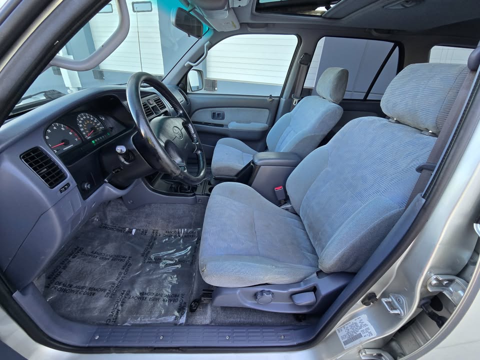 2000 Toyota 4RUNNER SR5 4WD AUTO in Vancouver, WA (photo 10)
