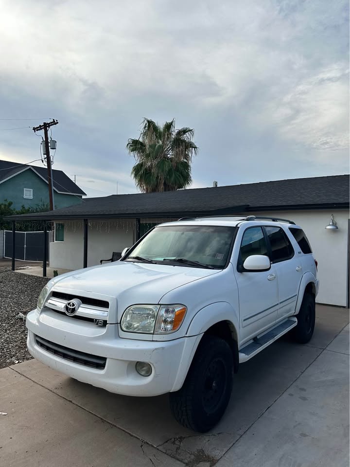 2005 Toyota Sequoia · Limited Sport Utility 4D in Phoenix, AZ (photo 9) — photo 9
