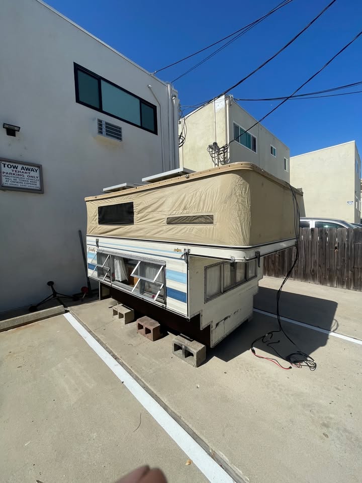 Vintage Four Wheel Camper Grandby (Late 1970s) – Lightweight Pop-Up Truck Camper in San Diego, CA (photo 9) — photo 9