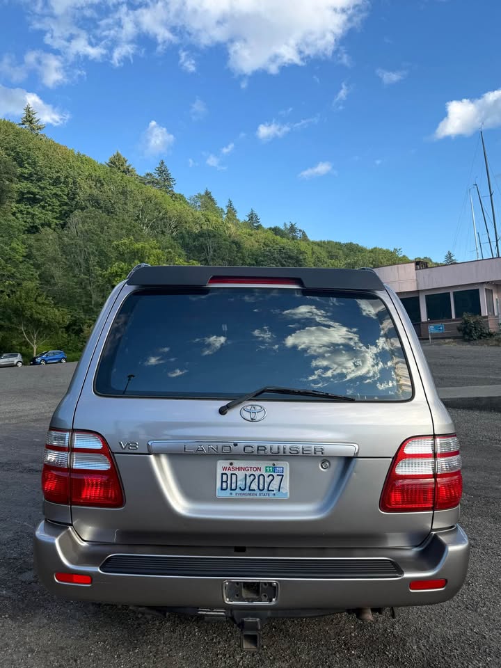 2003 Toyota Landcruiser in Seattle, WA (photo 3) — photo 3