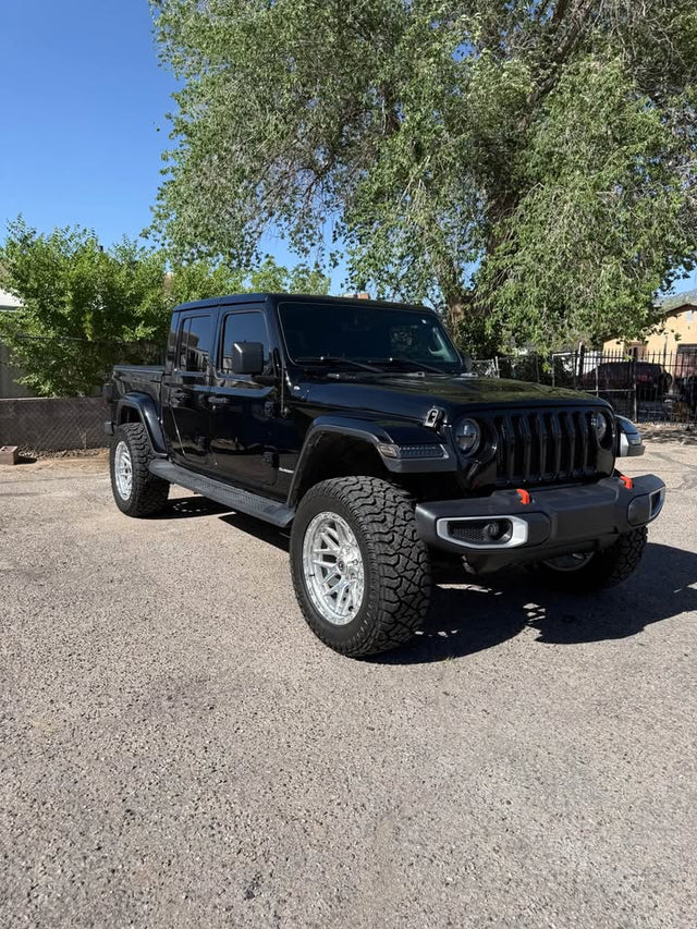 2021 Jeep Gladiator · Overland Pickup 4D 5 ft — photo 3