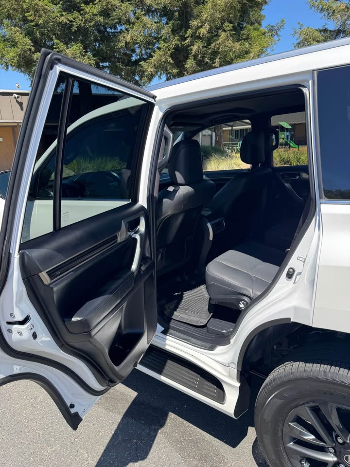2021 Lexus GX · GX 460 Premium Sport Utility 4D in Granite Bay, CA (photo 9) — photo 9