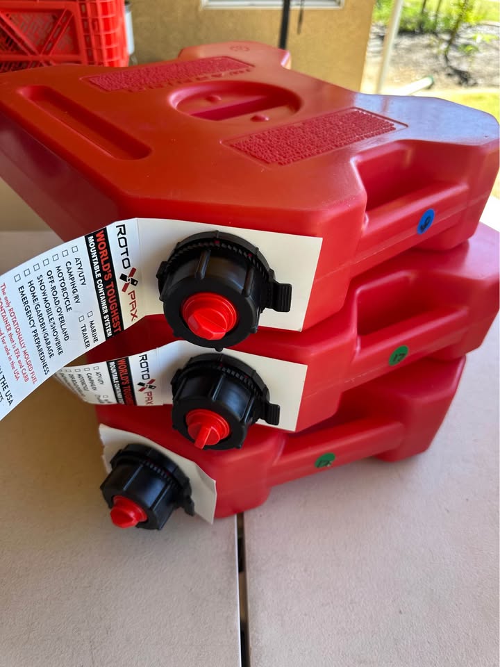 Rotopax 1.75 Gallon Fuel Pack-Jerry Can For Jeep-ATV-UTV- Polaris RZR new $99 MSRP in Bakersfield, CA (photo 3) — photo 3