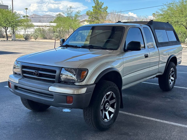 2000 Toyota Tacoma Xtracab · PreRunner Pickup — photo 3