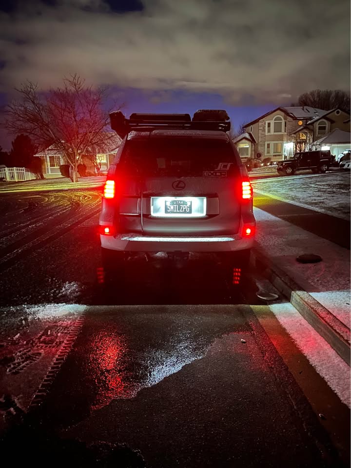 Lexus GX460 Reverse Light Housing in Ogden, UT (photo 8) — photo 8