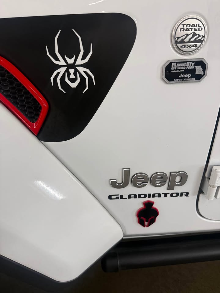 2021 Jeep Gladiator · Overland Pickup 4D 5 ft — photo 10