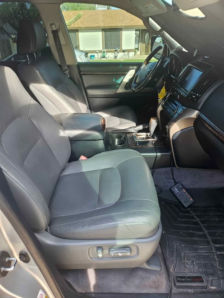 Toyota Landcruiser LC200 in Mesa, AZ (photo 5) — photo 5