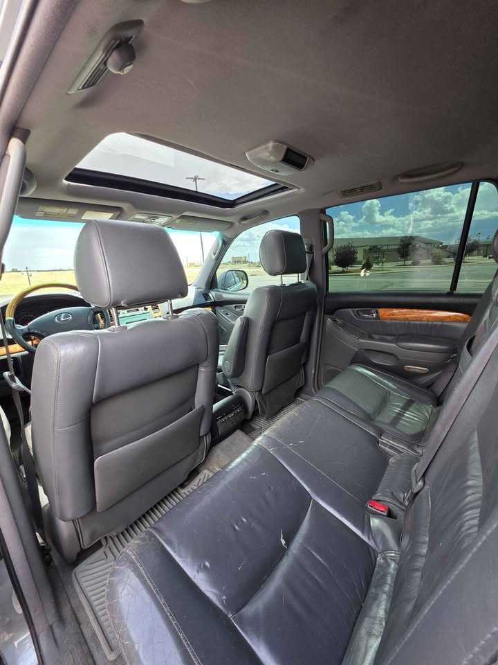 2004 Lexus GX · GX 460 Luxury Sport Utility 4D in Colorado Springs, CO (photo 11) — photo 11