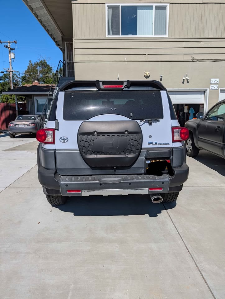 2010 Toyota FJ Cruiser · Sport Utility 2D in San Jose, CA (photo 8)