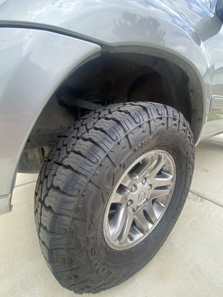 2002 Toyota sequoia 4x4 in Clovis, CA (photo 5) — photo 5