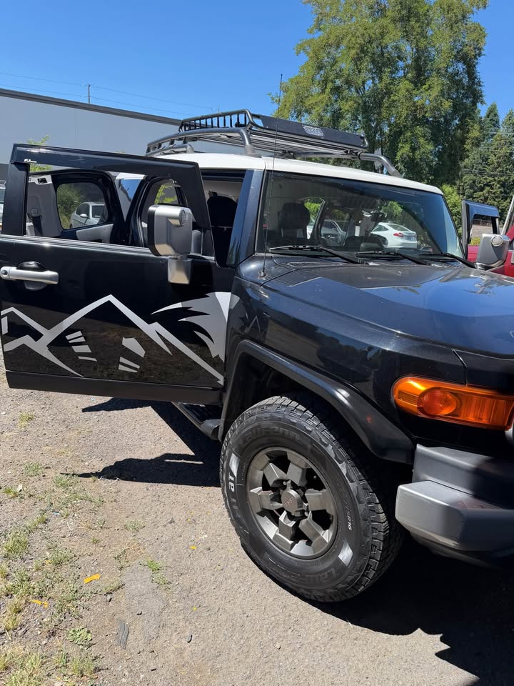 2007 Toyota FJ Cruiser in Beaverton, OR (photo 2) — photo 2