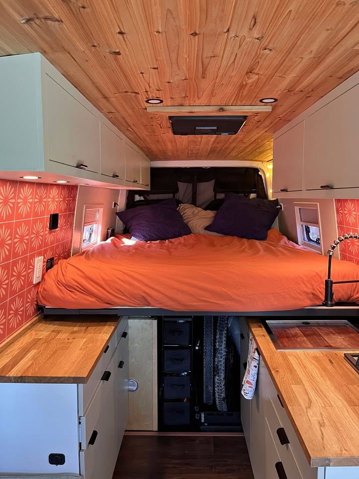 2021 Mercedes-Benz Sprinter in Seattle, WA (photo 1)