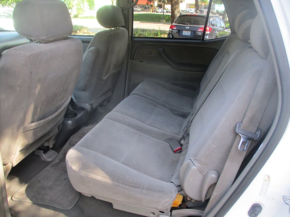 2002 Toyota sequoia sr5 4x4 in Reno, NV (photo 12) — photo 12