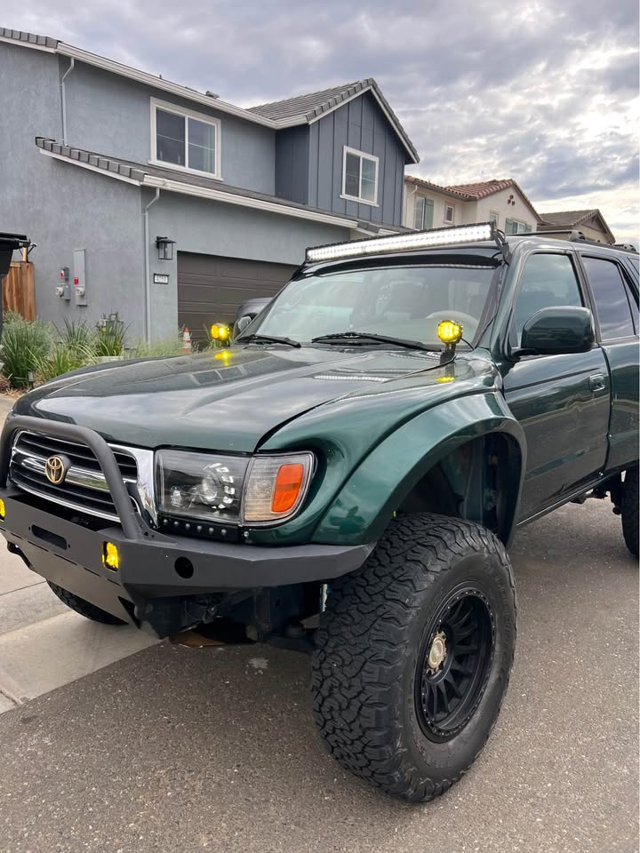 2000 Toyota 4Runner · Limited Sport Utility 4D in Rancho Cordova, CA (photo 4)