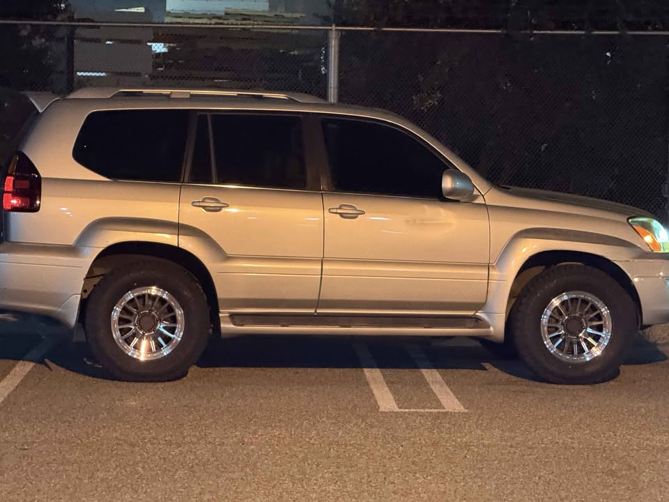 2004 Lexus GX · GX 470 Sport Utility 4D in San Jose, CA (photo 4) — photo 4