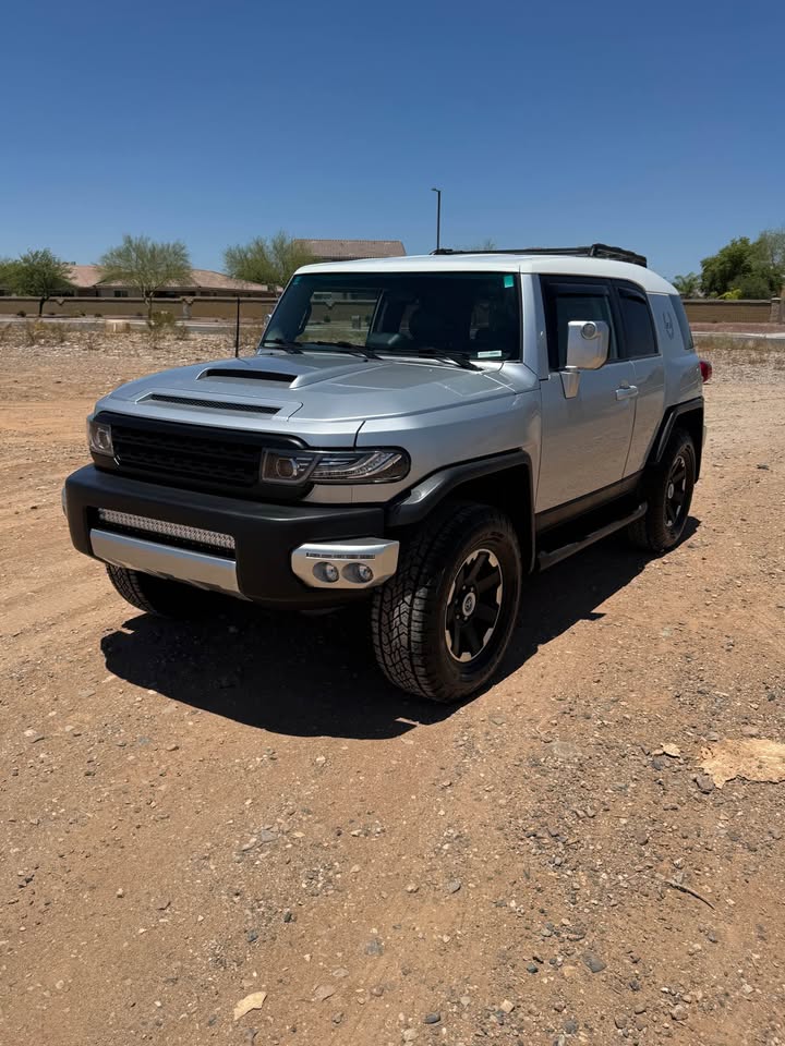 2007 Toyota FJ Cruiser · Sport Utility 2D in Sun City, AZ (photo 2) — photo 2