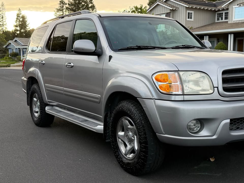 2002 Toyota Sequoia · 2002 Toyota Sequoia SR5 in Los Gatos, CA (photo 3) — photo 3