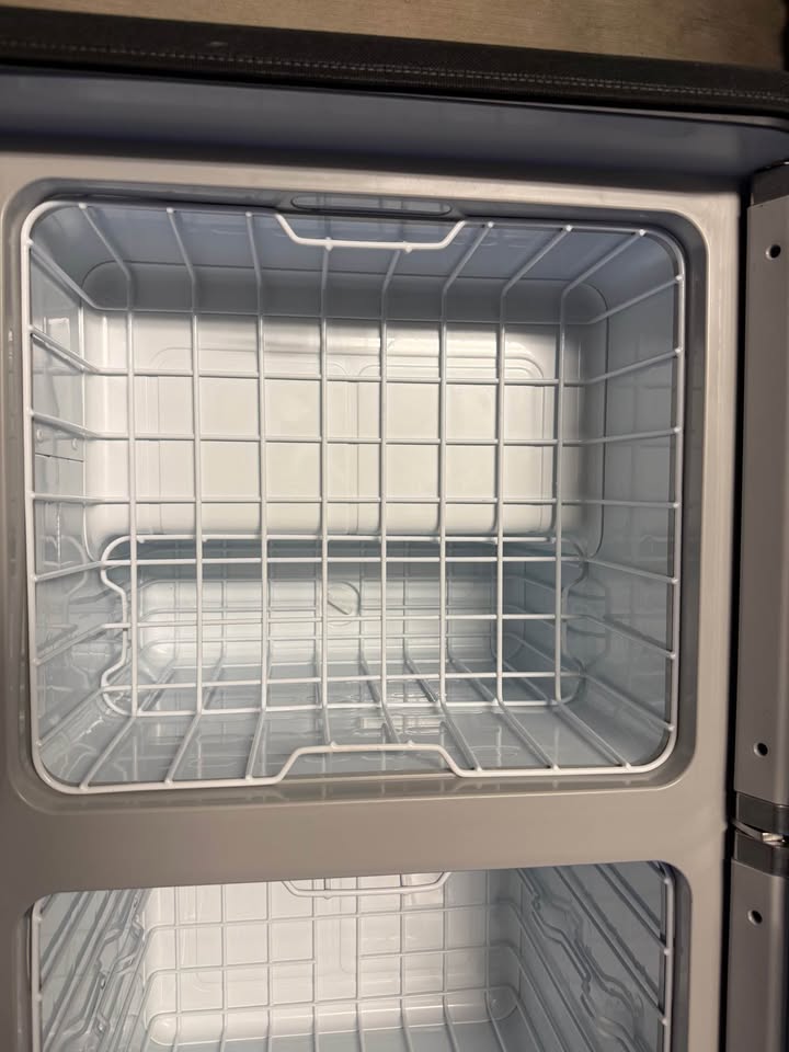 Dometic fridge CFX3 75DZ Portable Powered Cooler / Fridge in Mesa, AZ (photo 9) — photo 9