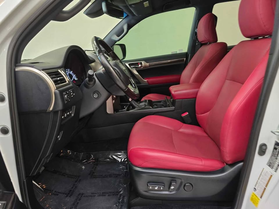 2021 Lexus GX 460 Premium w/ Premium Package in Seattle, WA (photo 12) — photo 12