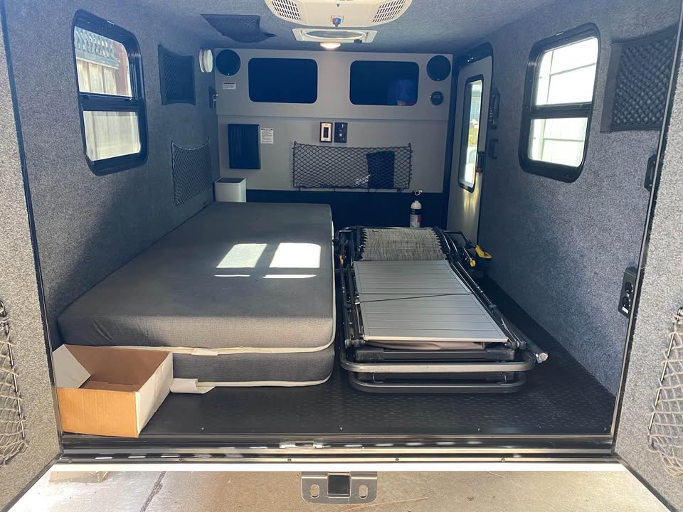 Lightly used 2018 inTech Pursue Flyer travel trailer in San Bruno, CA (photo 7)