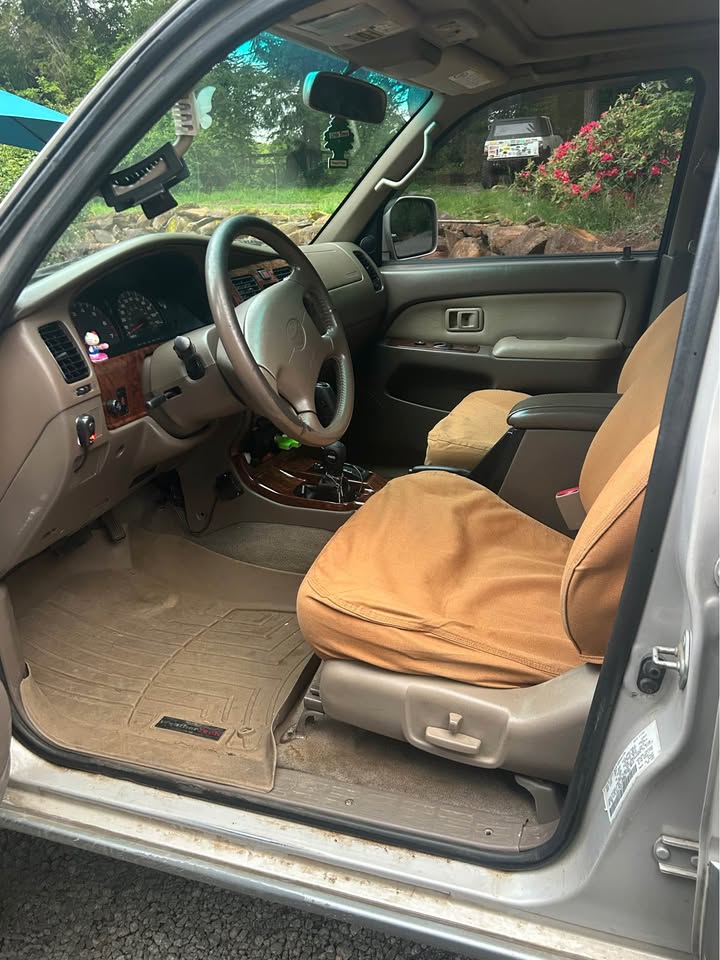 2001 Toyota 4Runner · Limited Sport Utility 4D in Oregon City, OR (photo 8) — photo 8