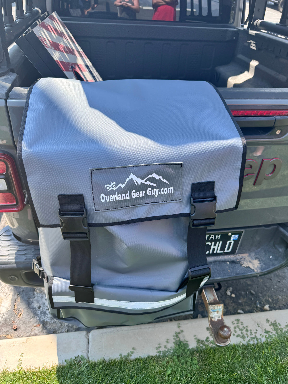 The Max Adventure Tailgate Trash Bag — photo 9