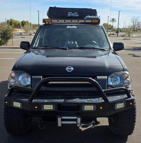 2002 Nissan Frontier Crew Cab · XE Pickup 4D 6 ft — photo 3