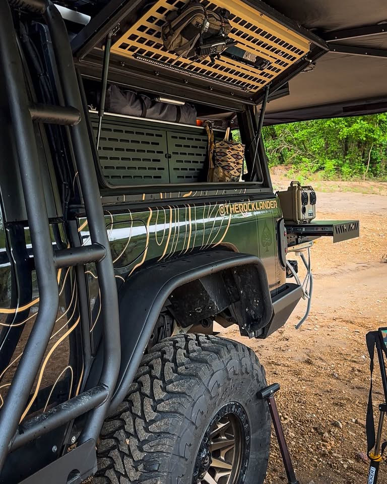 2020 Jeep Gladiator · Overland Pickup 4D 5 ft in McHenry, IL (photo 8) — photo 8